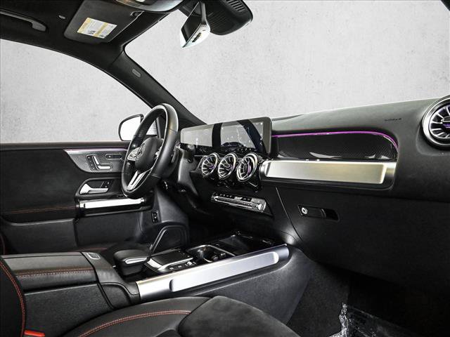 Used 2022 Mercedes-Benz GLB 250 4MATIC image 25