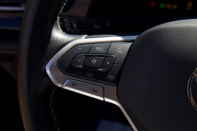 Used 2025 Volkswagen Atlas SE FWD image 19