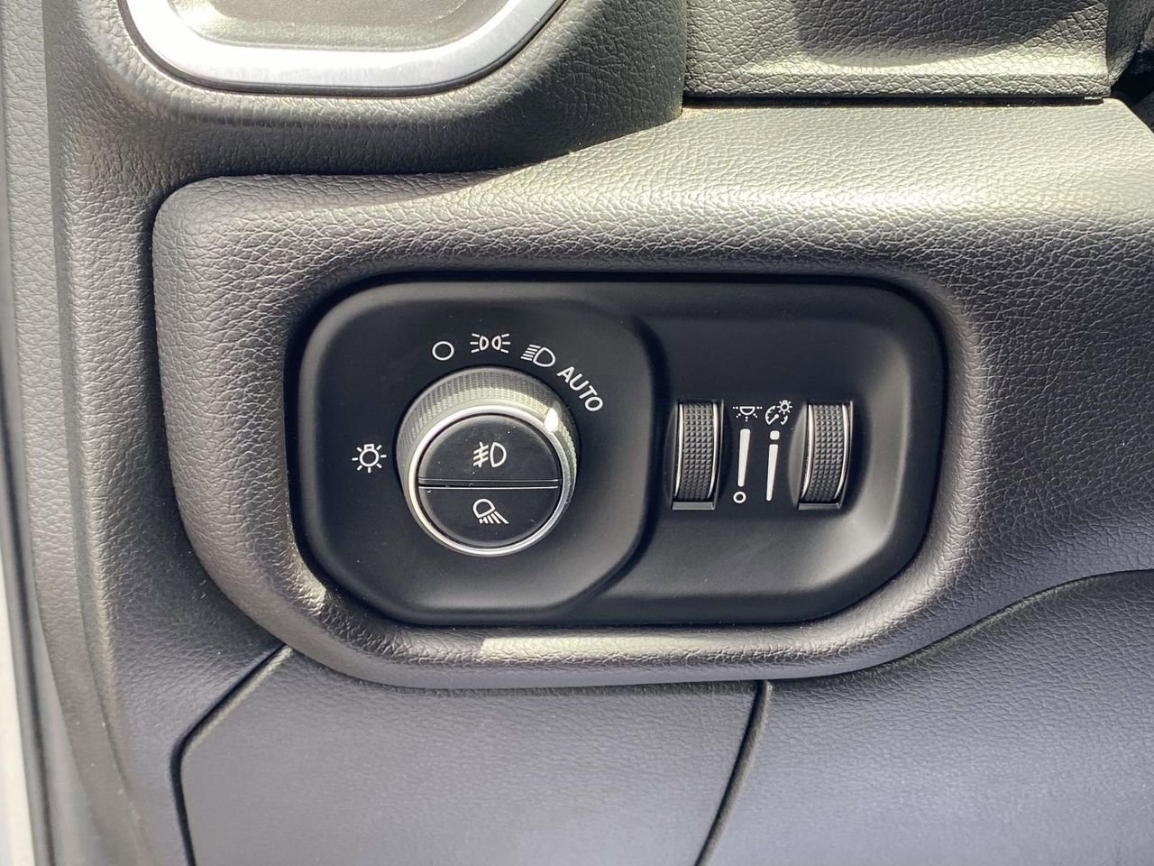 Used 2024 RAM 2500 Laramie image 17