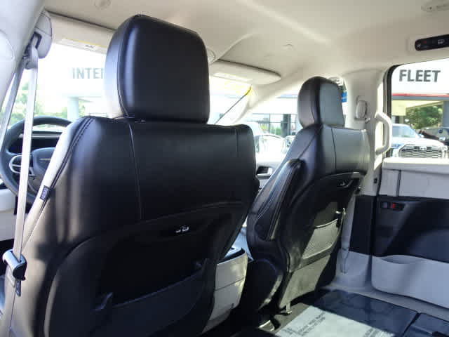 Used 2023 Chrysler Pacifica Touring-L FWD image 21