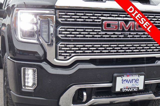 Used 2022 GMC Sierra 3500 Denali w/ Denali Black Diamond Edition image 12