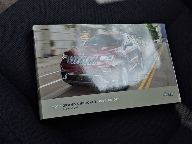 Used 2017 Jeep Grand Cherokee Laredo w/ Quick Order Package 23E image 24