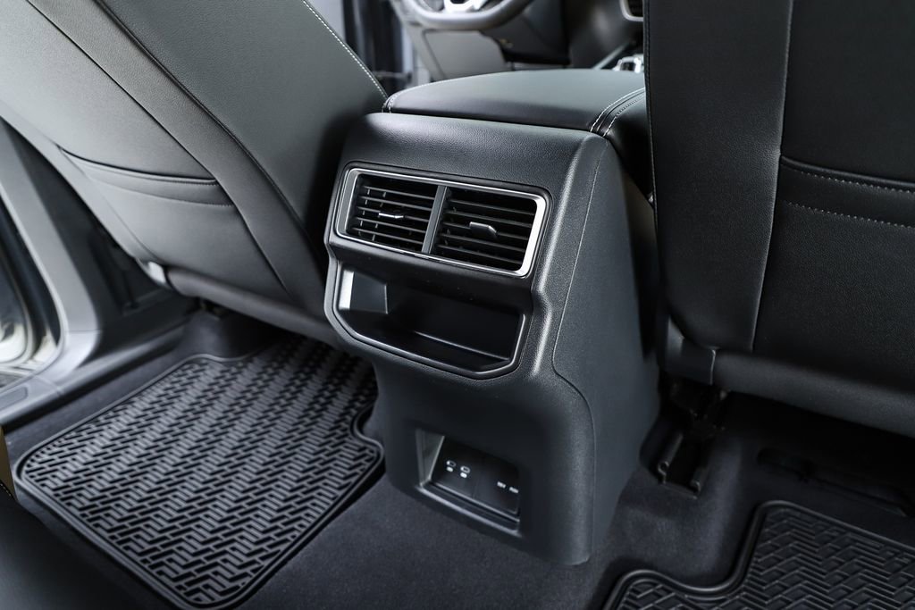 New 2026 Volkswagen Atlas Cross Sport SE image 38