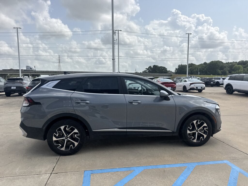 Certified 2025 Kia Sportage EX FWD image 14