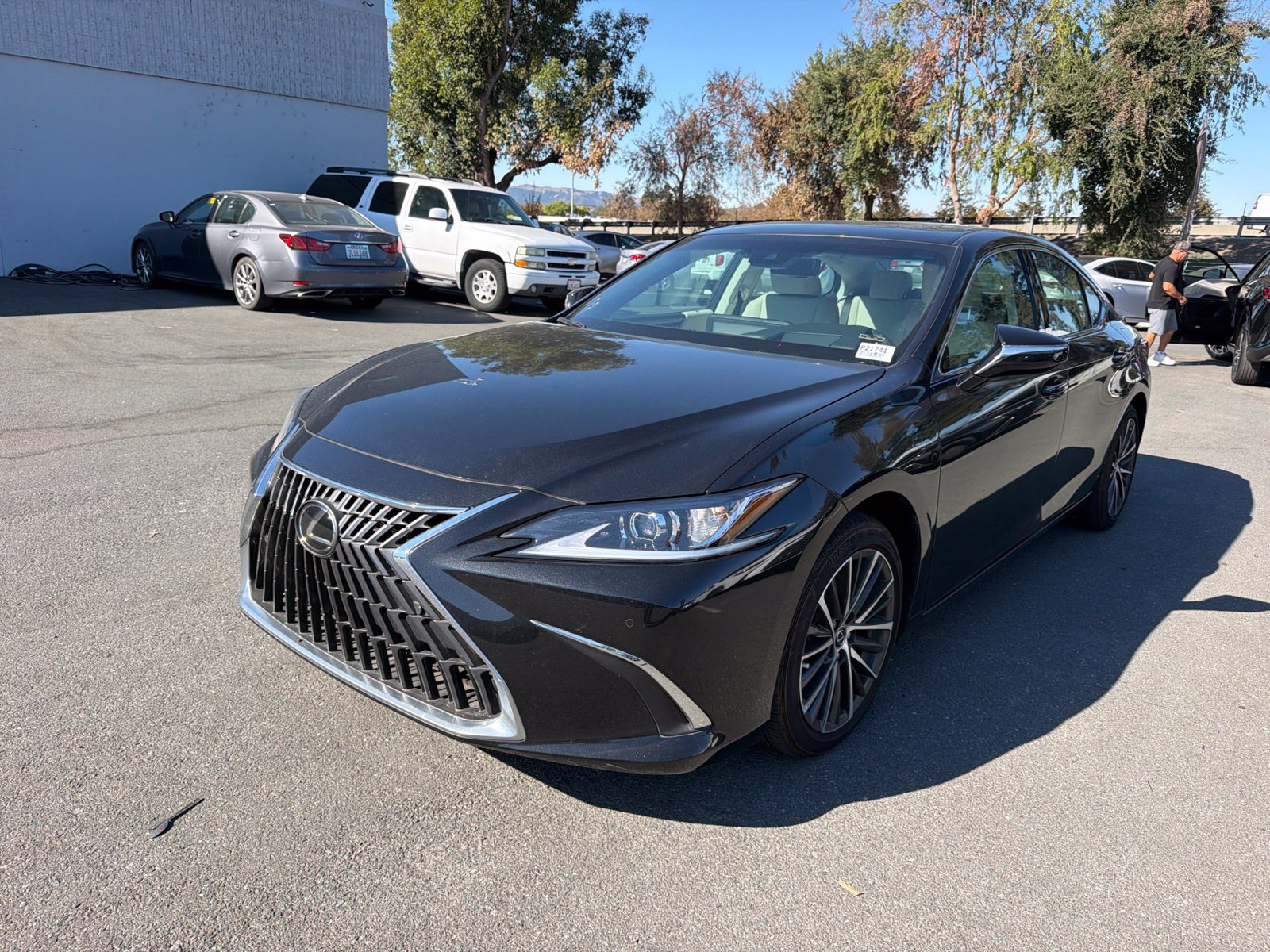 Certified 2024 Lexus ES 300h w/ Premium Package FWD image 3