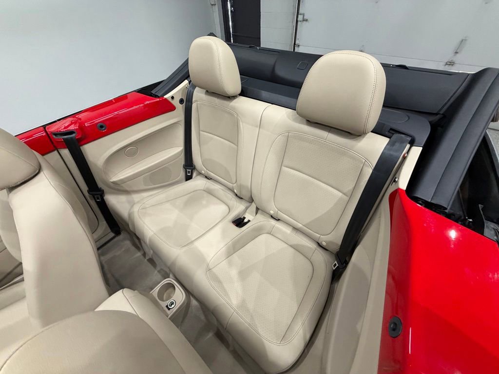 Used 2015 Volkswagen Beetle 1.8T FWD image 30