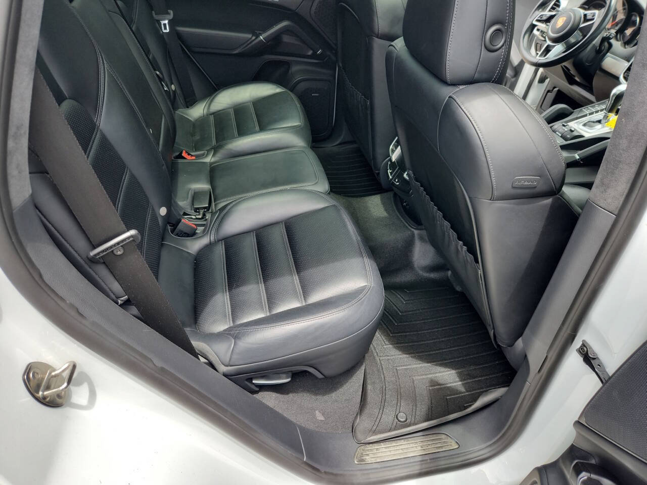 Used 2015 Porsche Cayenne Turbo AWD/4WD image 20