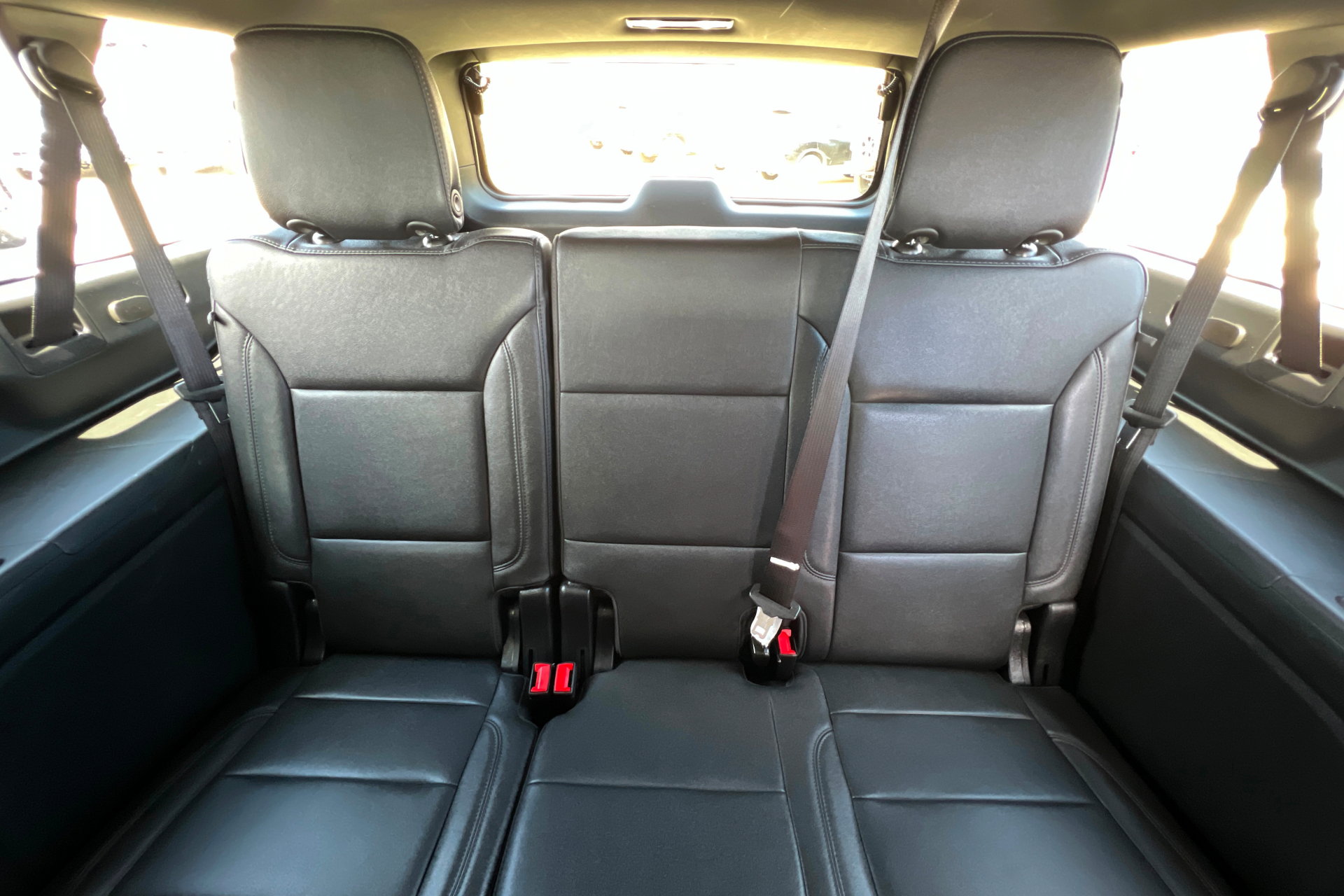 Used 2025 Chevrolet Suburban Z71 AWD/4WD image 23