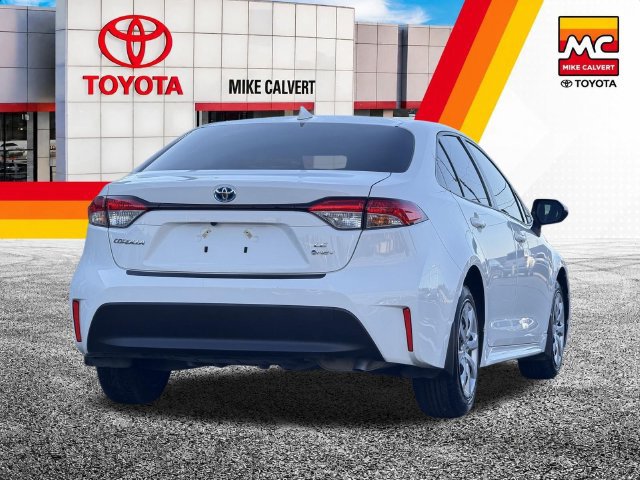 Used 2025 Toyota Corolla LE FWD image 6
