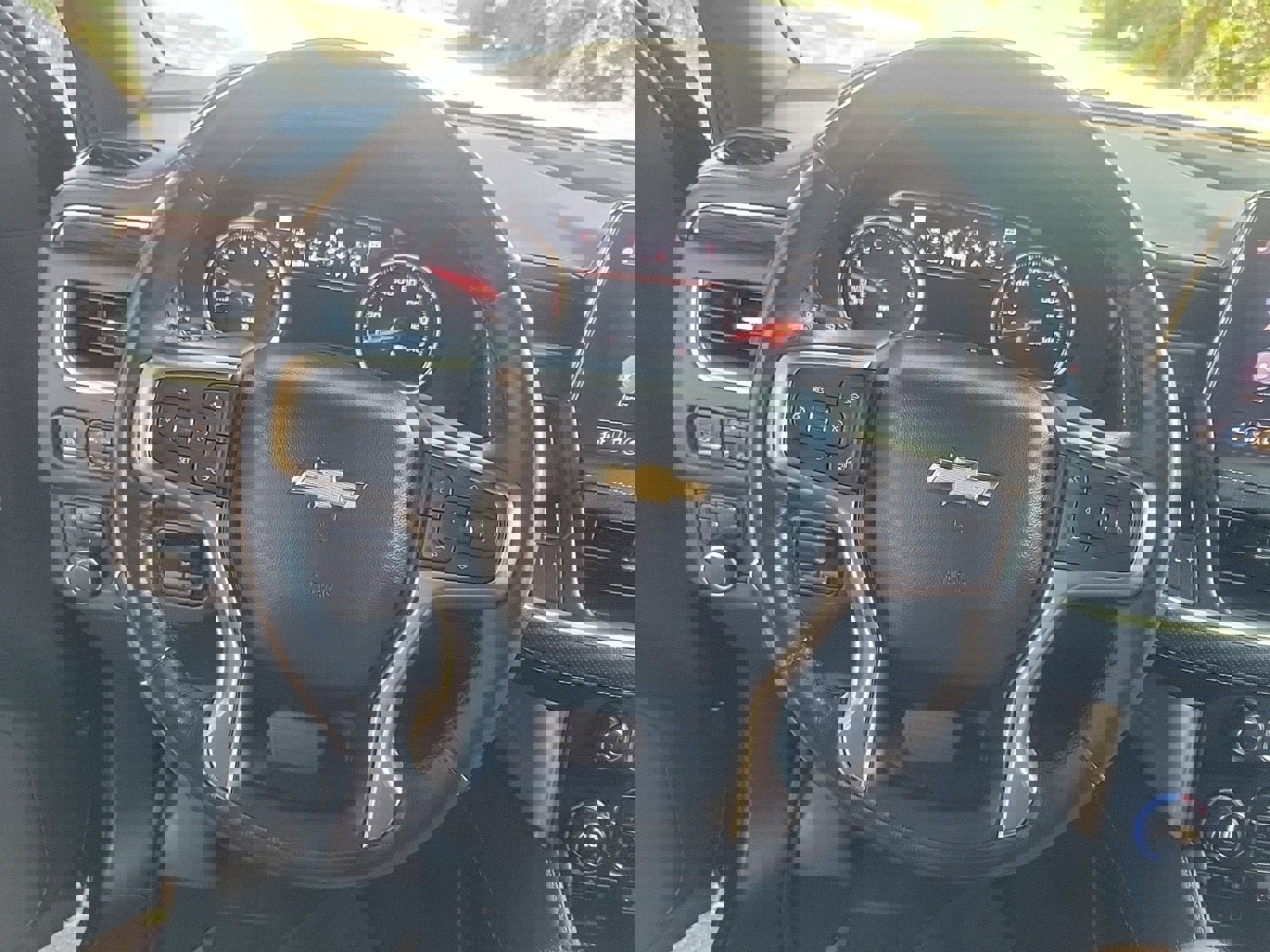 Used 2021 Chevrolet Tahoe Premier w/ Premium Package image 24