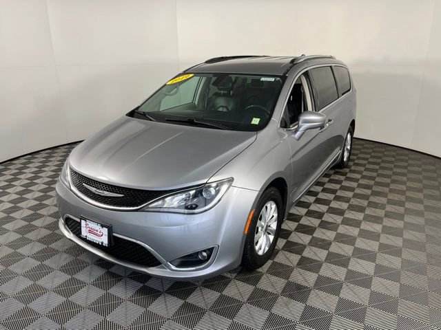Used 2019 Chrysler Pacifica Touring-L image 3
