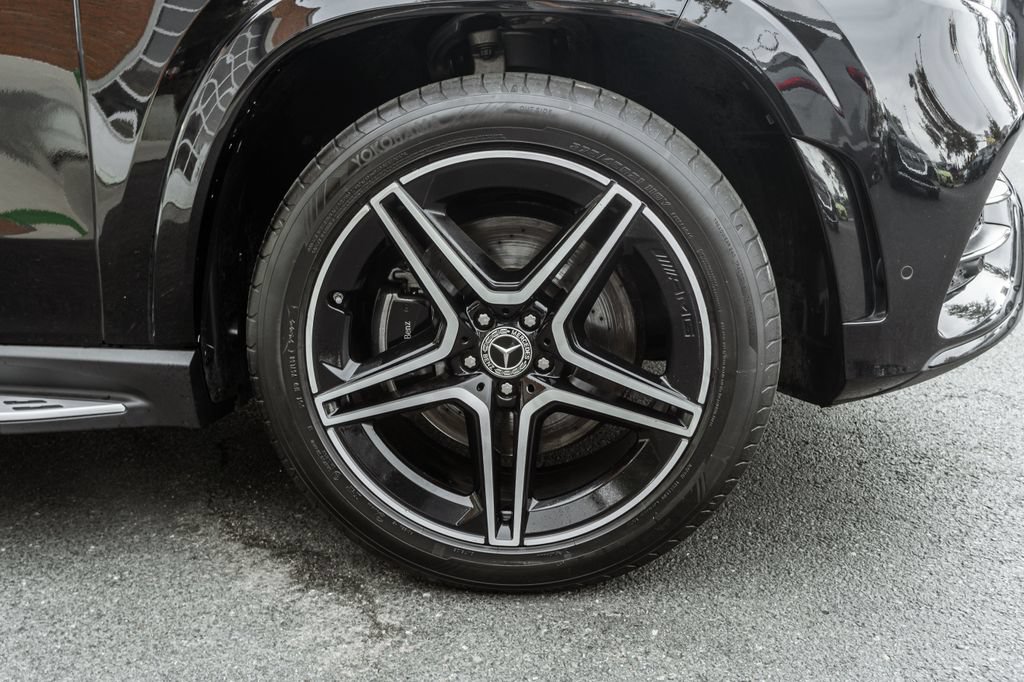 Used 2022 Mercedes-Benz GLS 450 4MATIC image 4