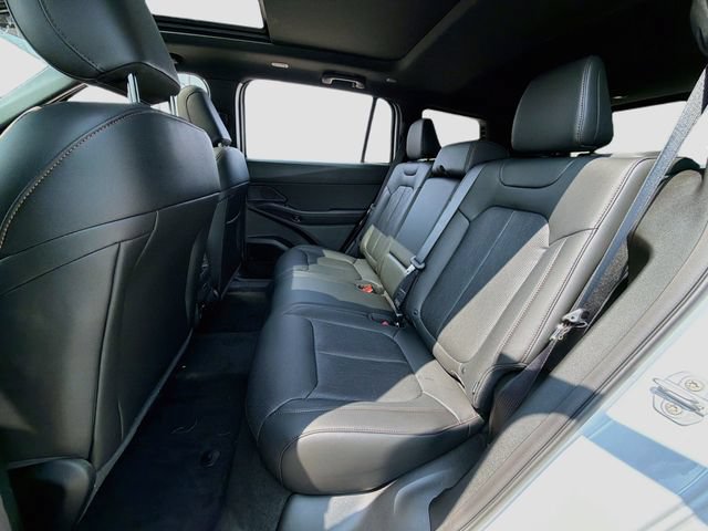 New 2026 Jeep Cherokee Overland w/ Advanced Pro Tech Group AWD/4WD image 24