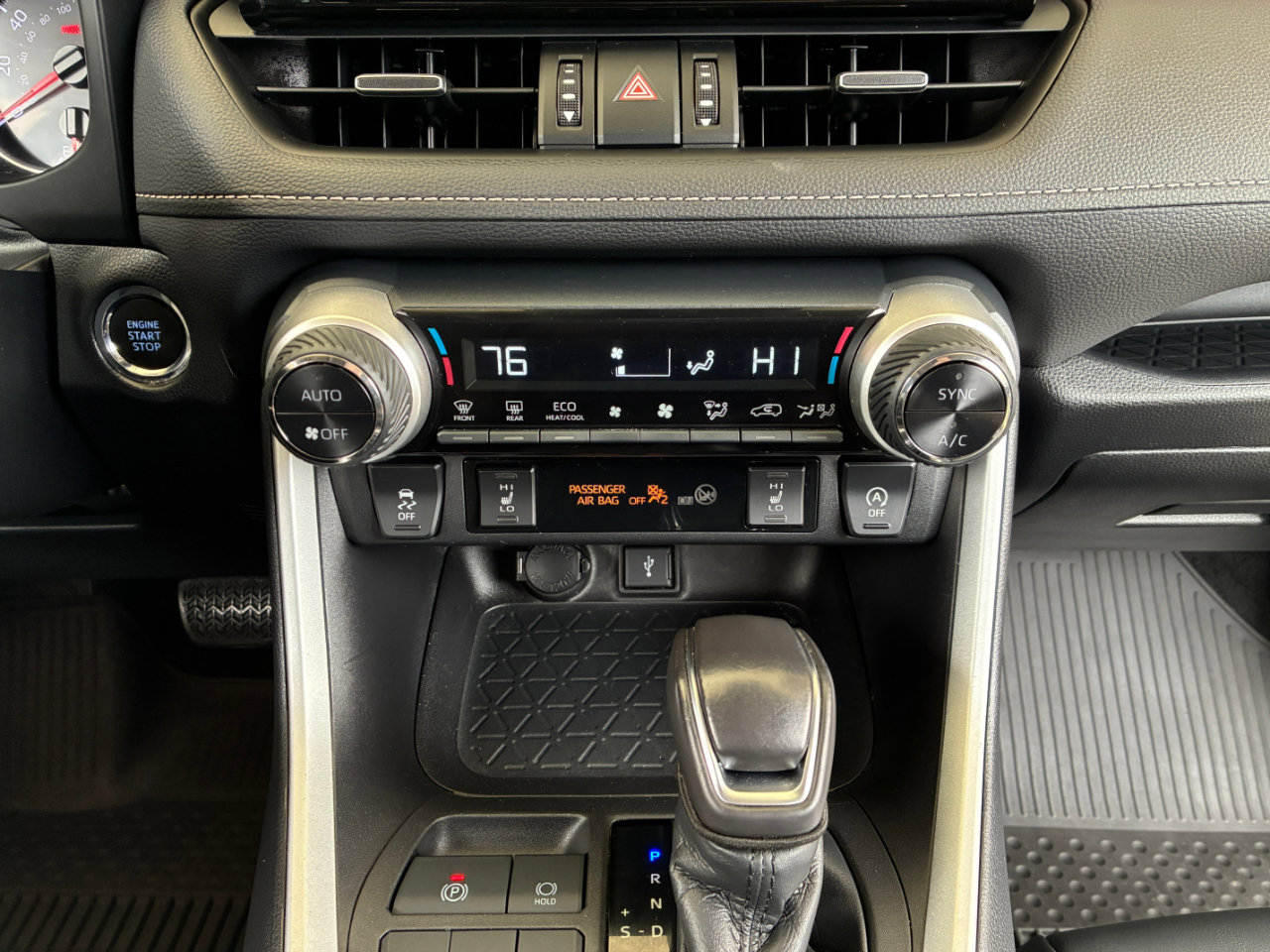 Used 2021 Toyota RAV4 XLE Premium image 23