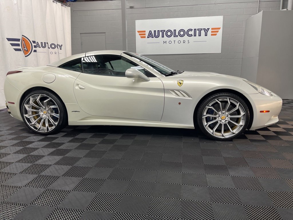 Used 2012 Ferrari California image 12