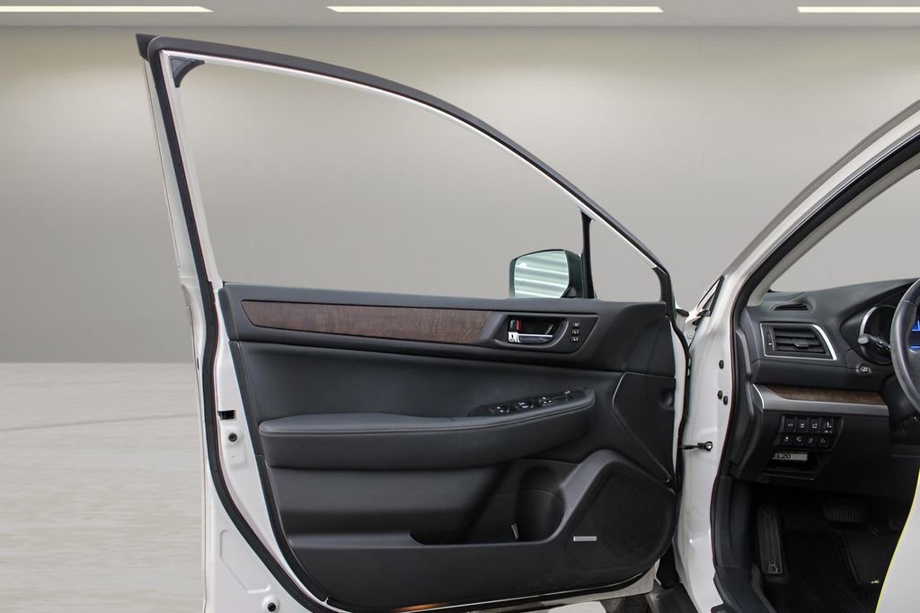 Used 2017 Subaru Outback 2.5i Limited image 28