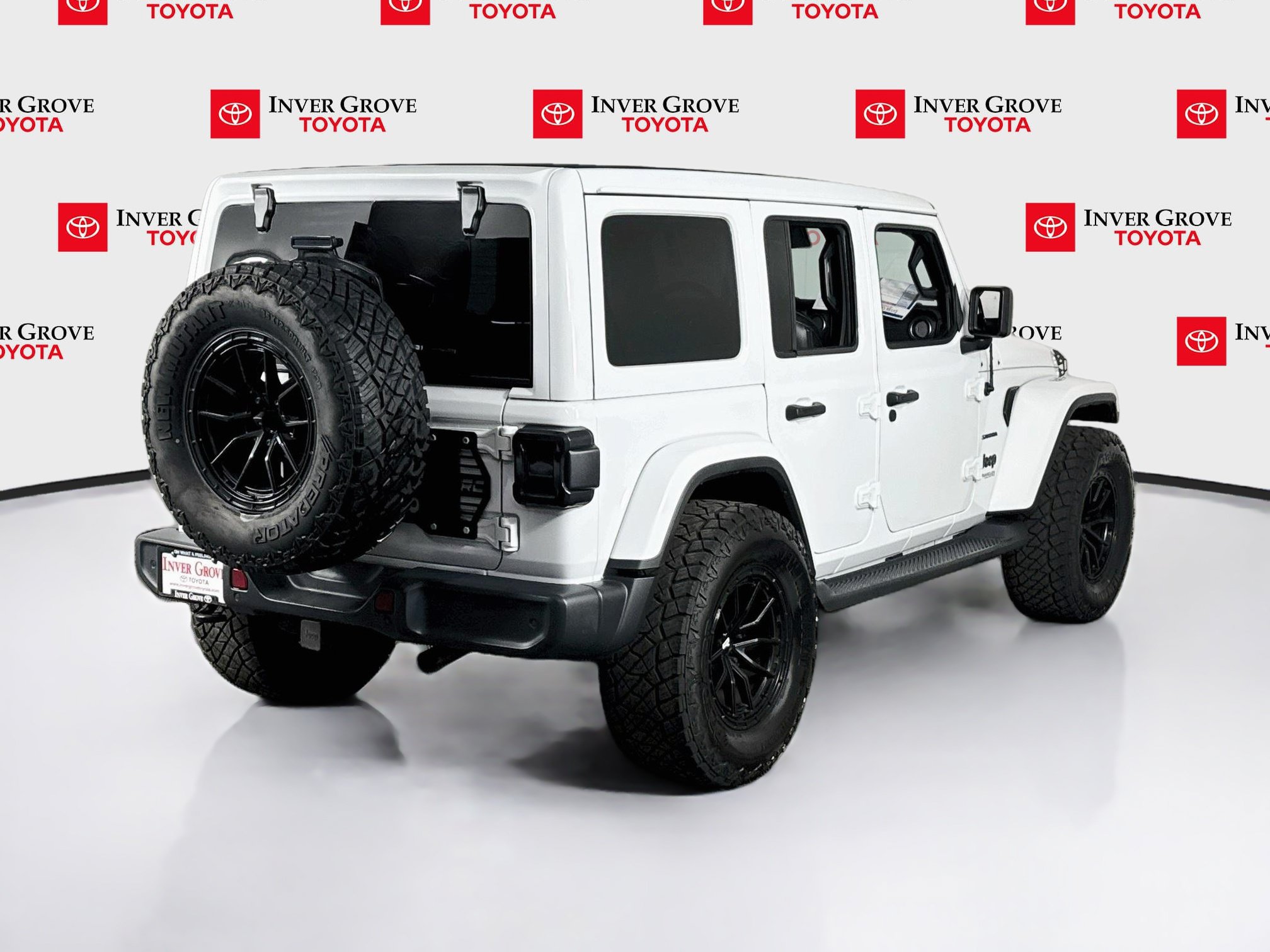 Used 2020 Jeep Wrangler Unlimited Sahara AWD/4WD image 5