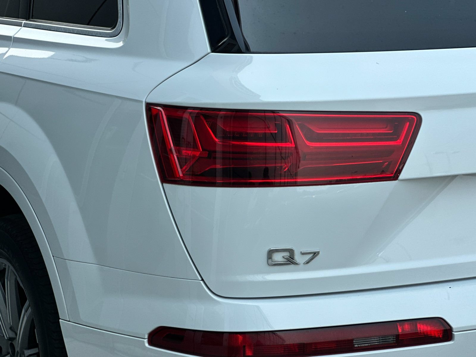 Used 2019 Audi Q7 3.0T Prestige w/ Prestige Package AWD/4WD image 24