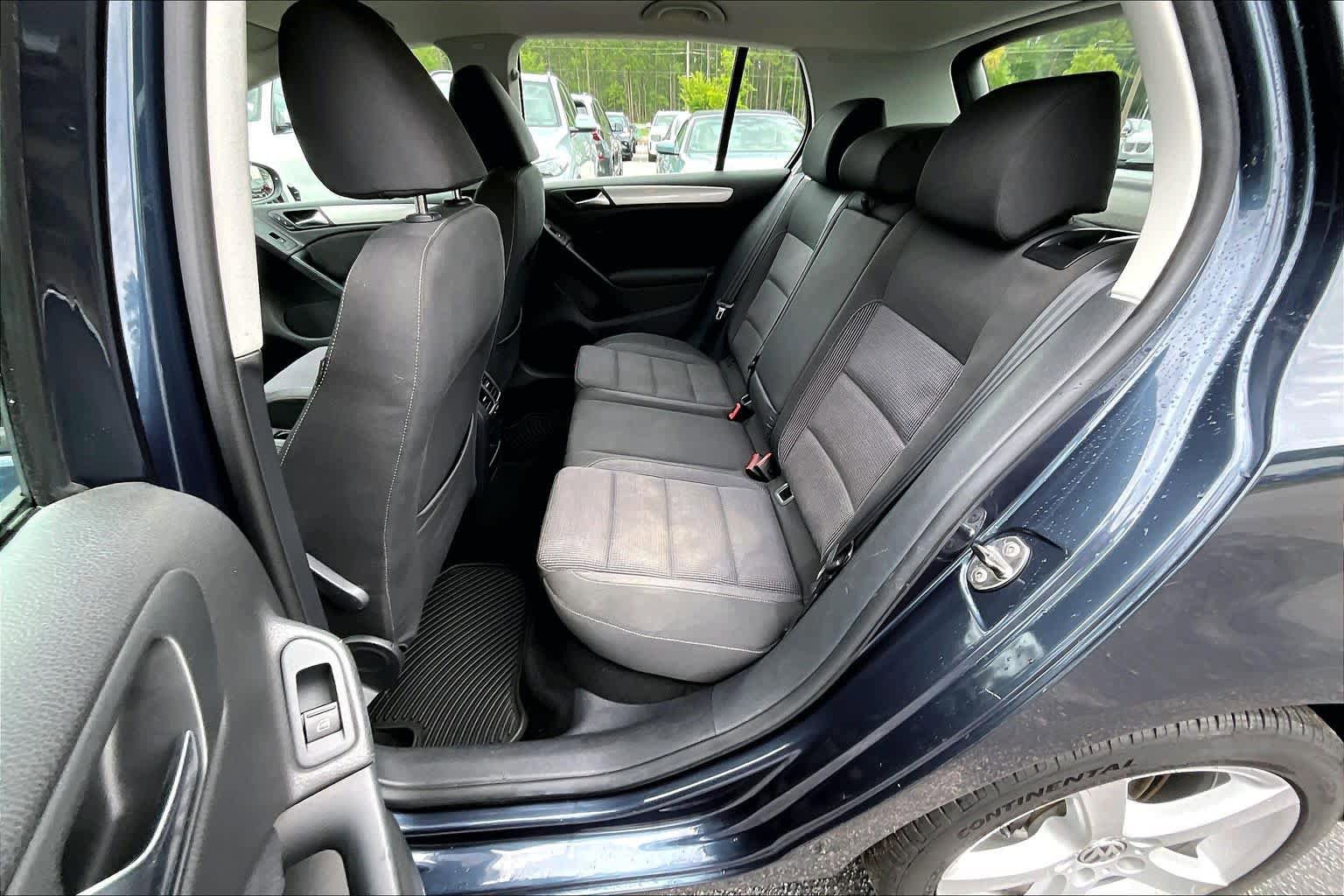 Used 2012 Volkswagen Golf 4-Door FWD image 21