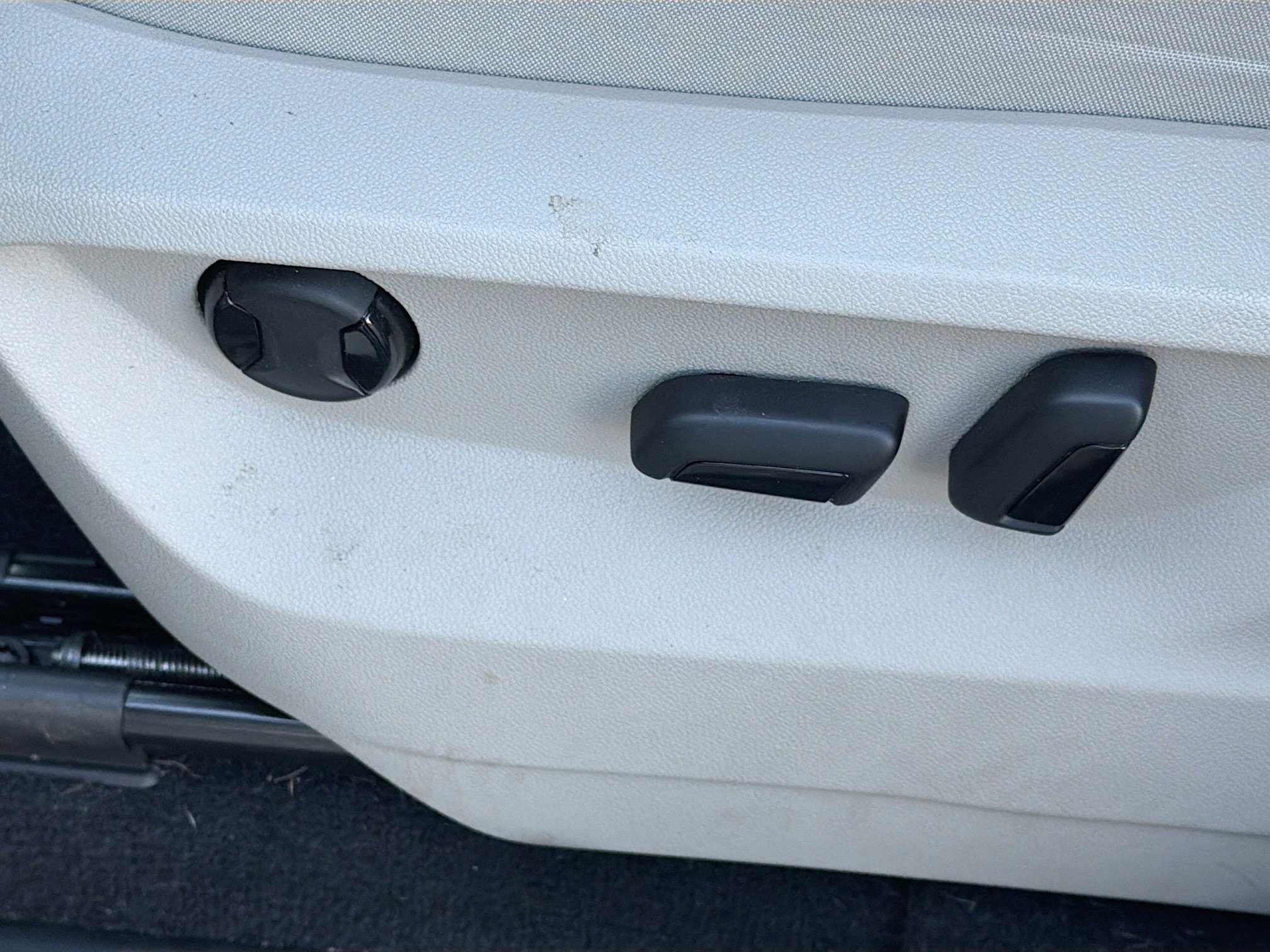 Used 2023 Volkswagen Atlas SE image 25