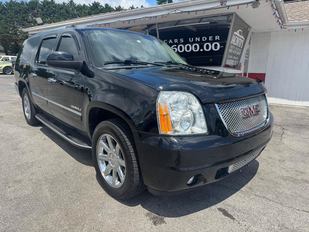 Used 2013 GMC Yukon XL Denali RWD image 1