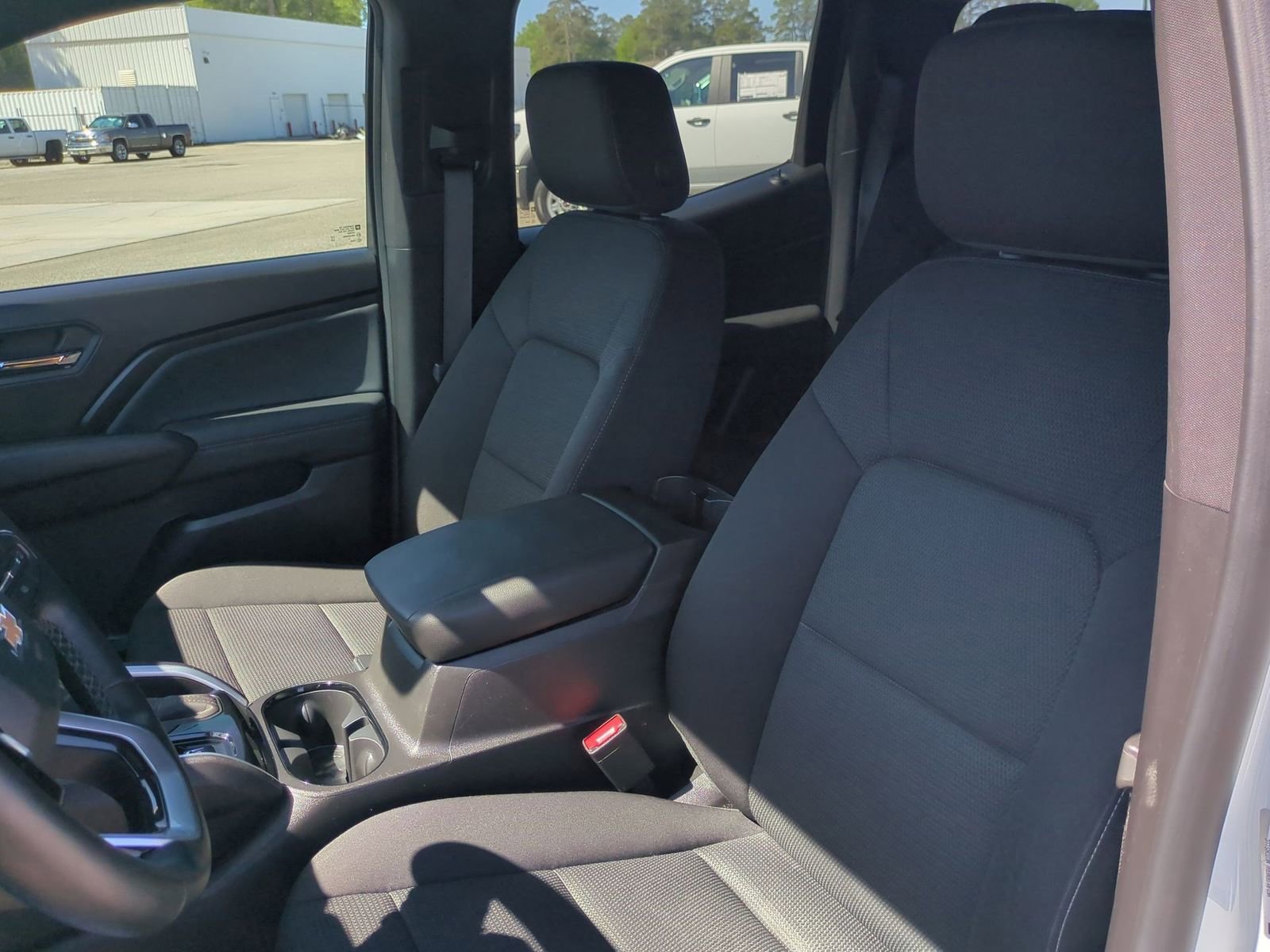 Used 2024 Chevrolet Colorado LT RWD image 19