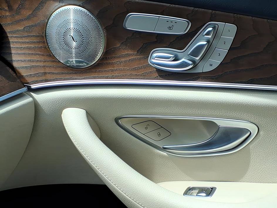 Used 2022 Mercedes-Benz E 350 Sedan image 23