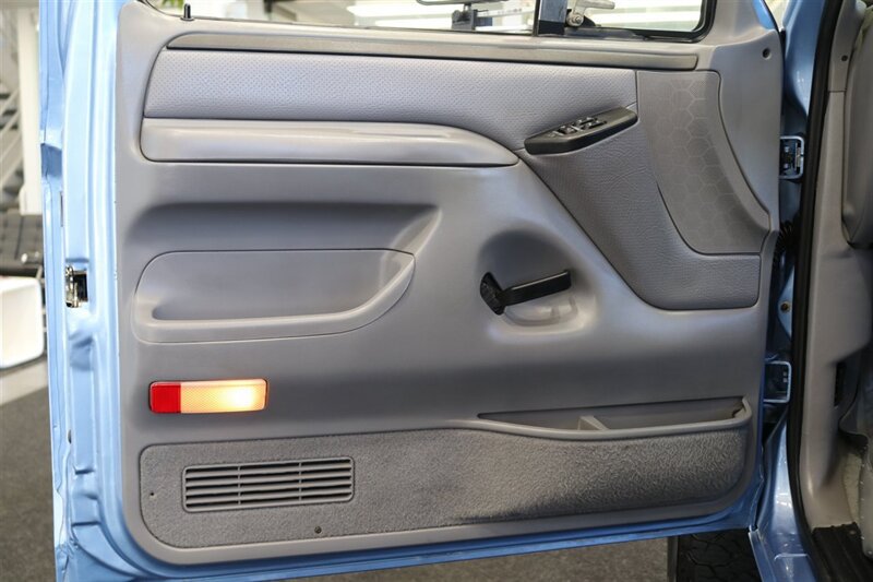 Used 1997 Ford F250 4x4 Regular Cab Heavy Duty image 62