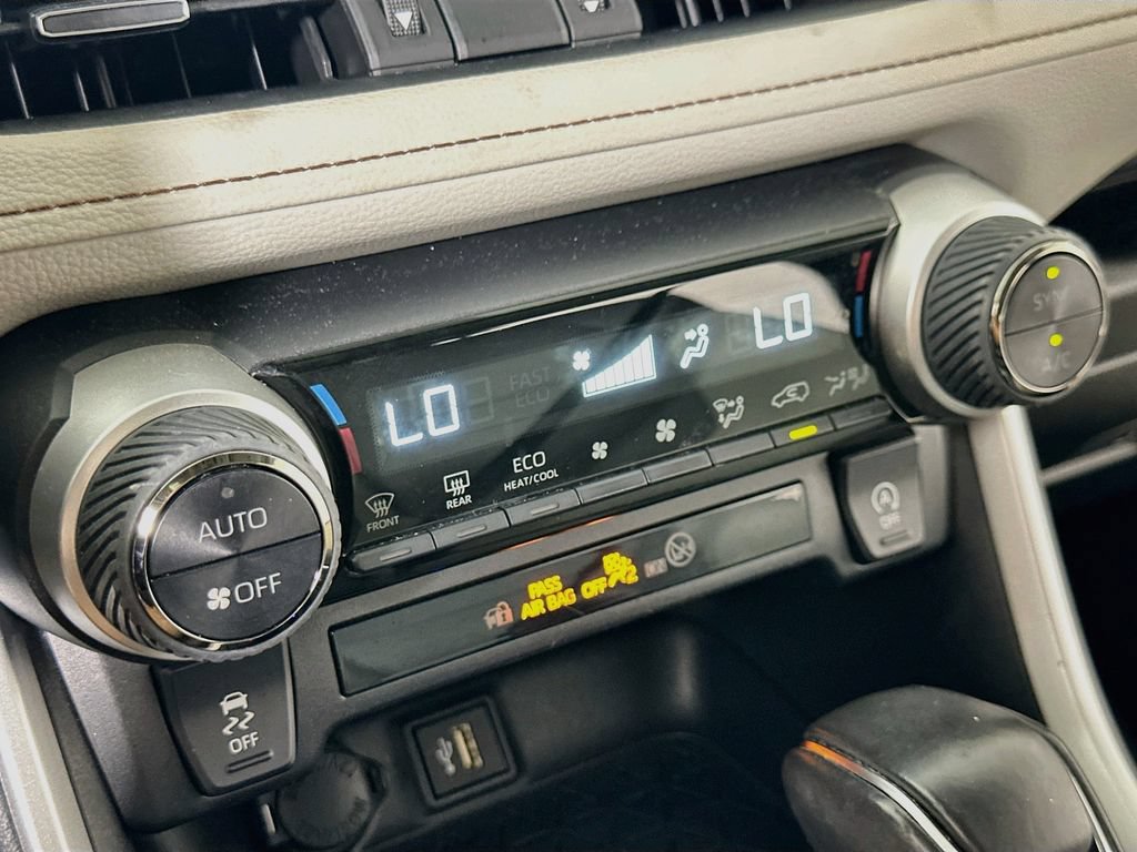 Used 2025 Toyota RAV4 XLE Premium FWD image 26