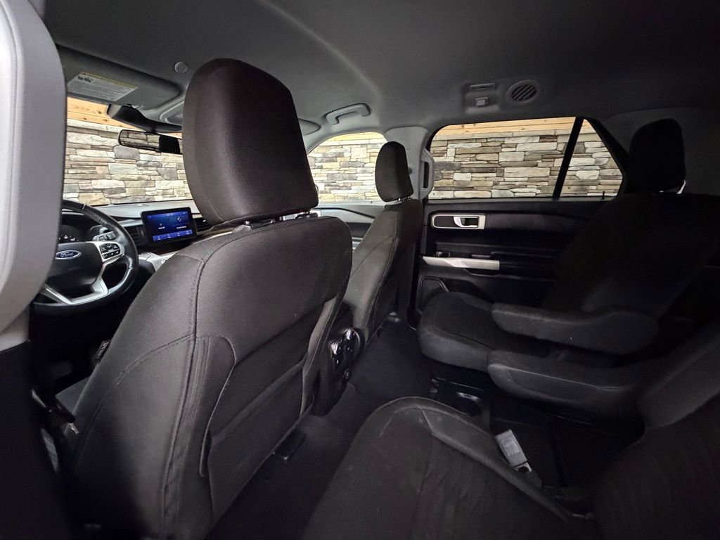 Used 2021 Ford Explorer XLT image 28