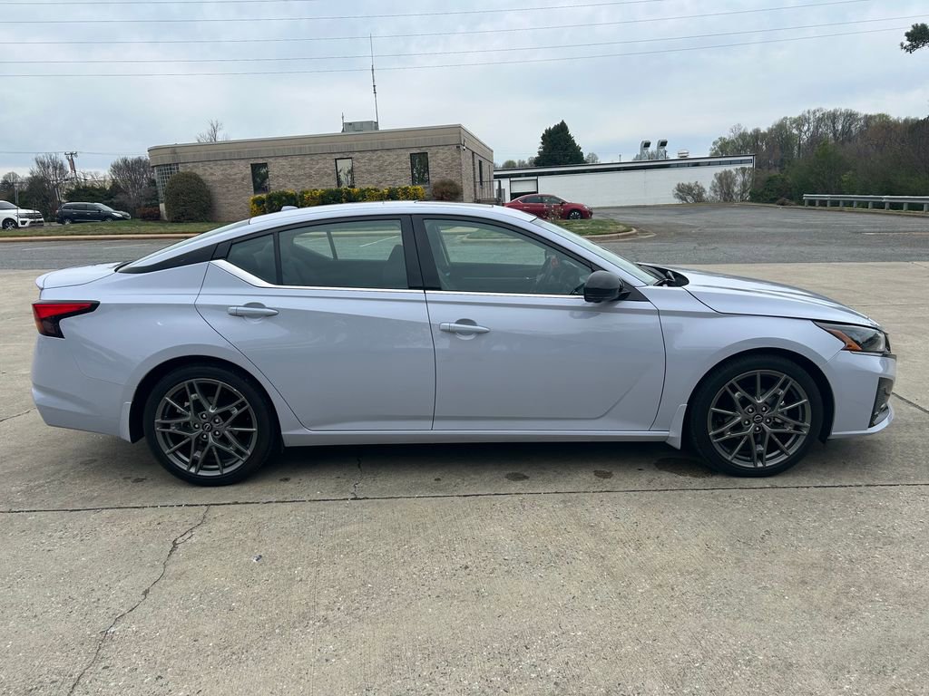 Used 2024 Nissan Altima 2.0 SR image 7