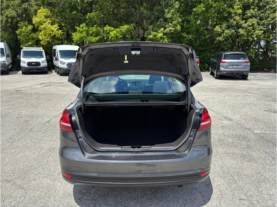 Used 2017 Ford Focus SE FWD image 33