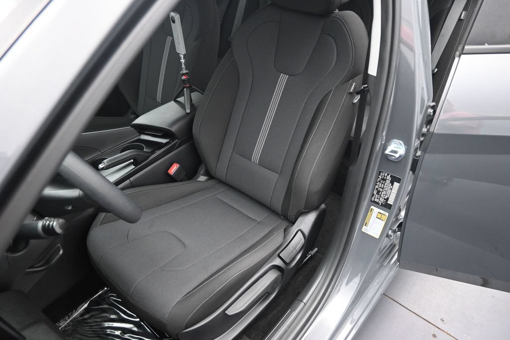 Used 2025 Hyundai Elantra SE FWD image 10