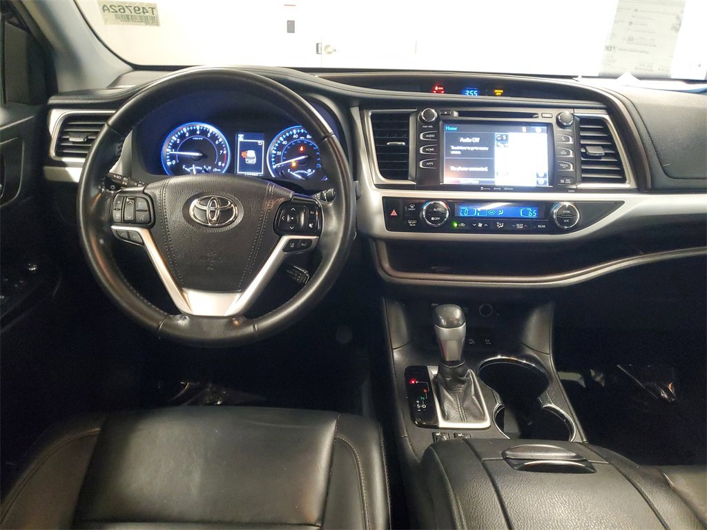 Used 2019 Toyota Highlander XLE image 10