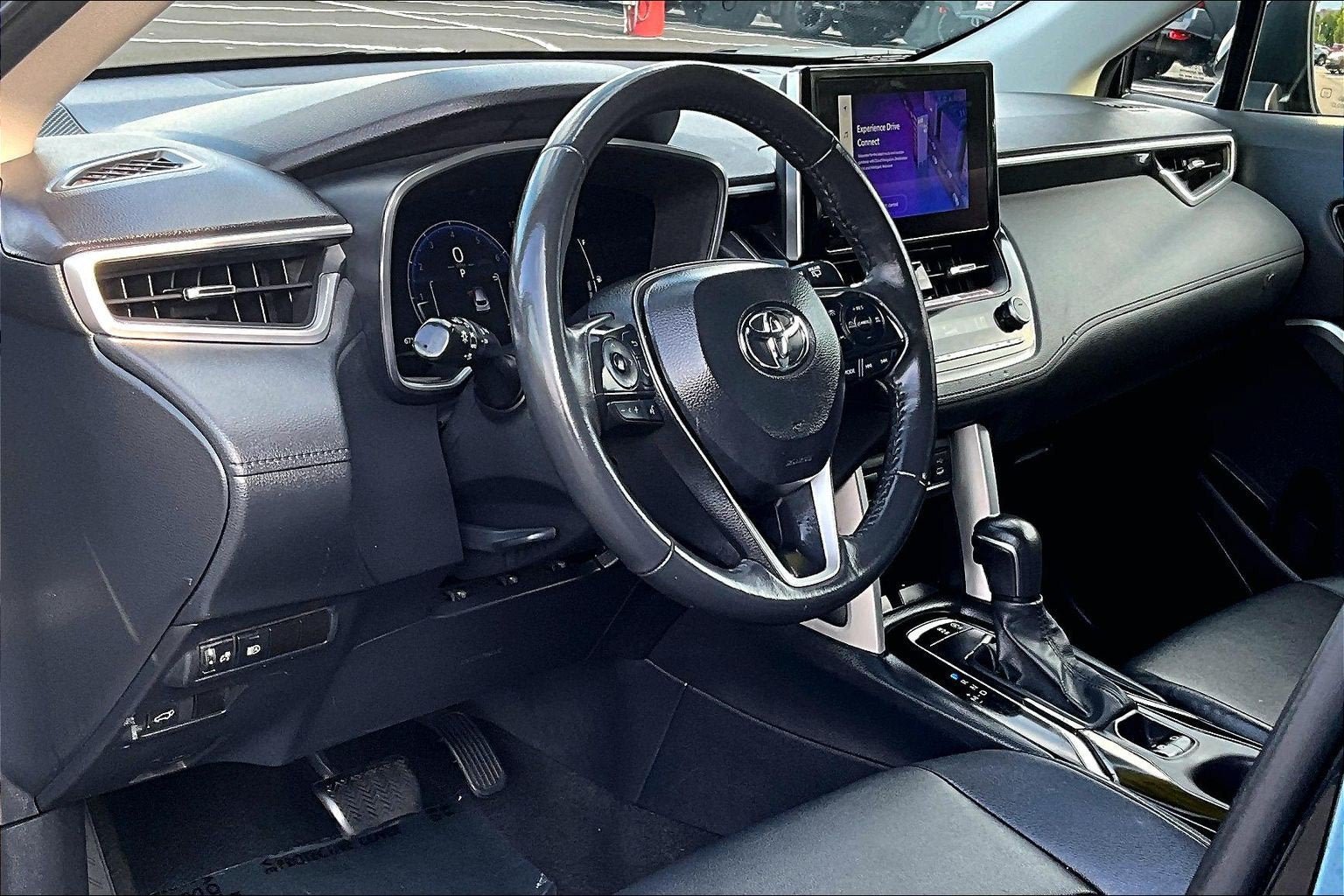 Used 2024 Toyota Corolla Cross XLE w/ Convenience Package AWD/4WD image 13