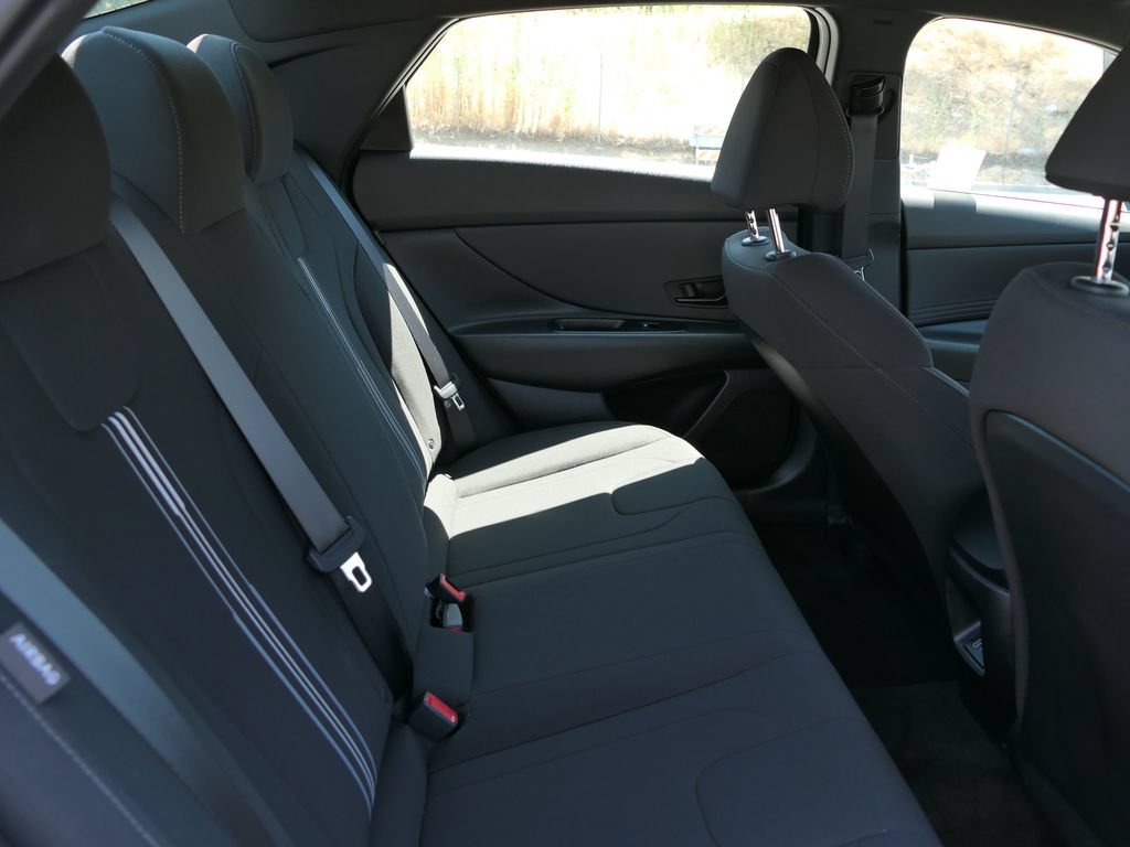 Certified 2025 Hyundai Elantra Sport FWD image 22