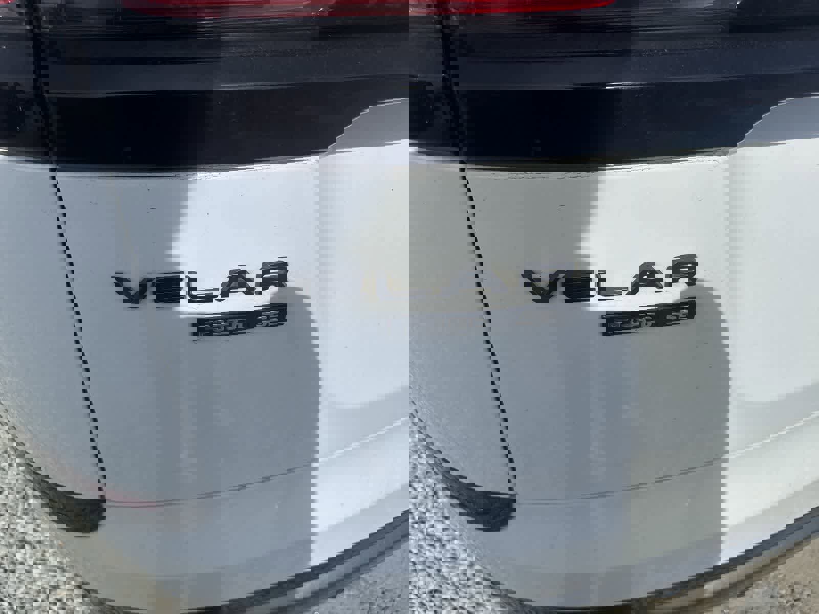 Used 2018 Land Rover Range Rover Velar R-Dynamic SE image 11