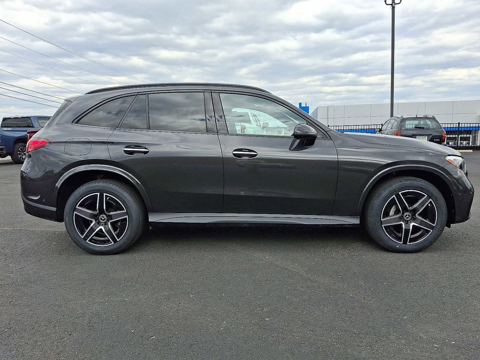 Used 2024 Mercedes-Benz GLC 300 4MATIC image 8