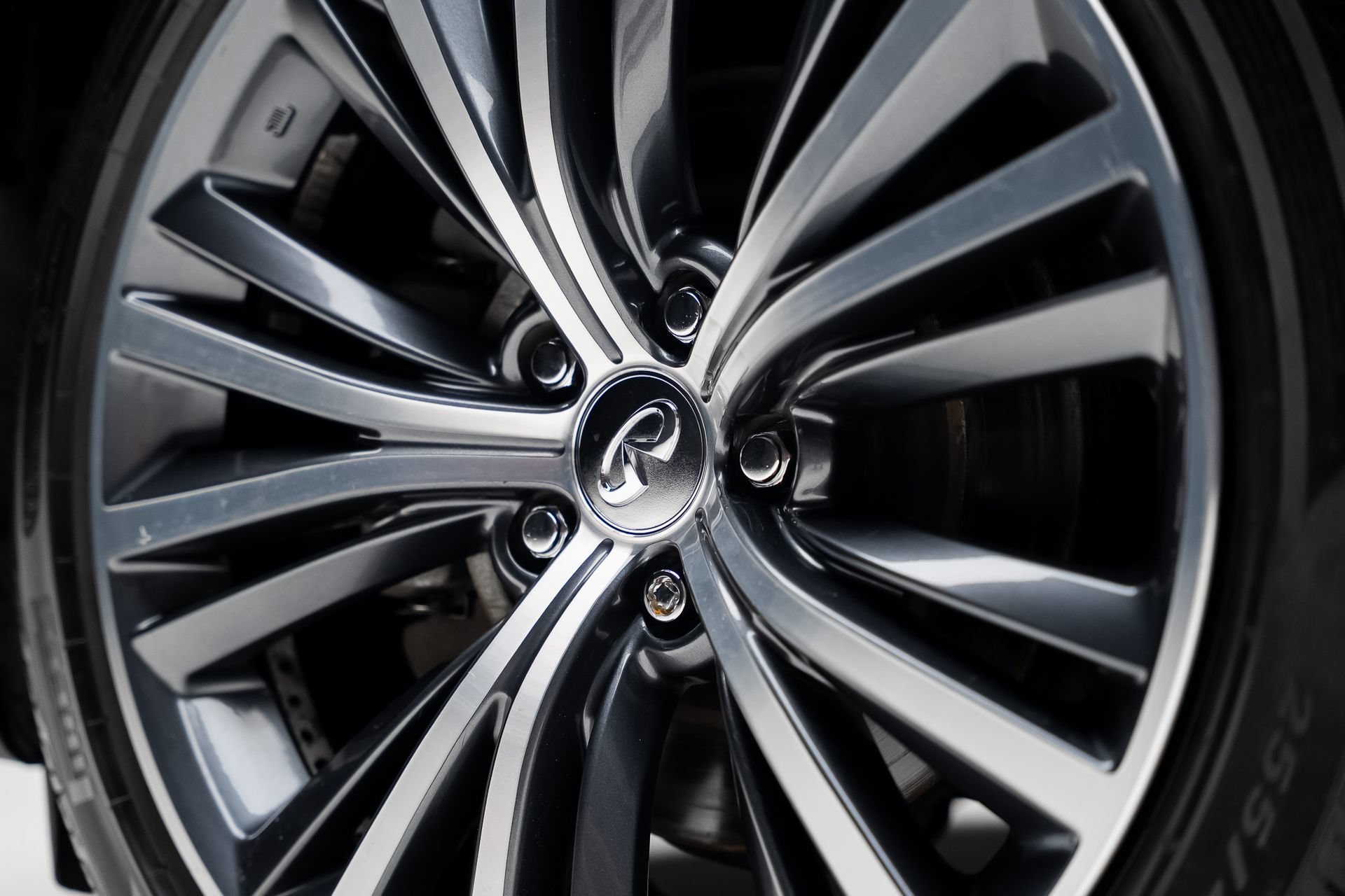 Used 2019 INFINITI Q60 3.0t Luxe AWD/4WD image 22