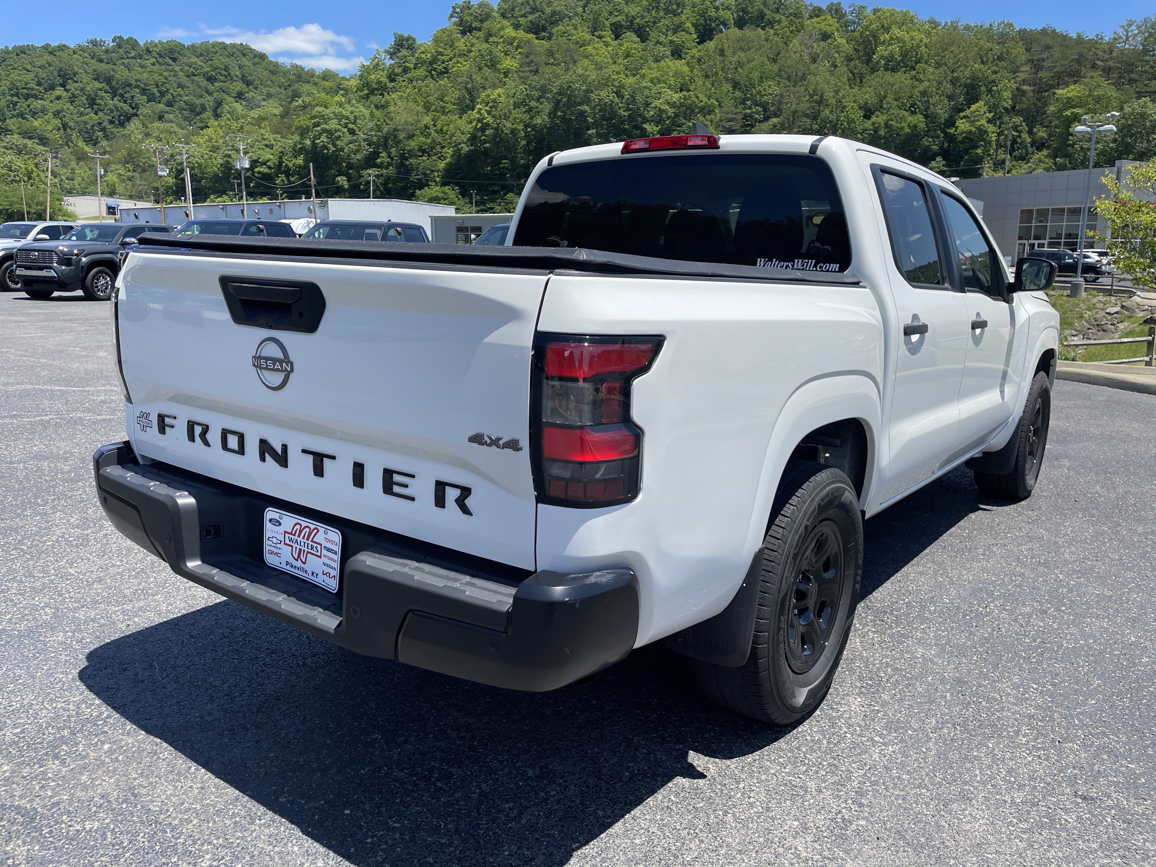 Used 2022 Nissan Frontier S w/ Technology Package AWD/4WD image 2