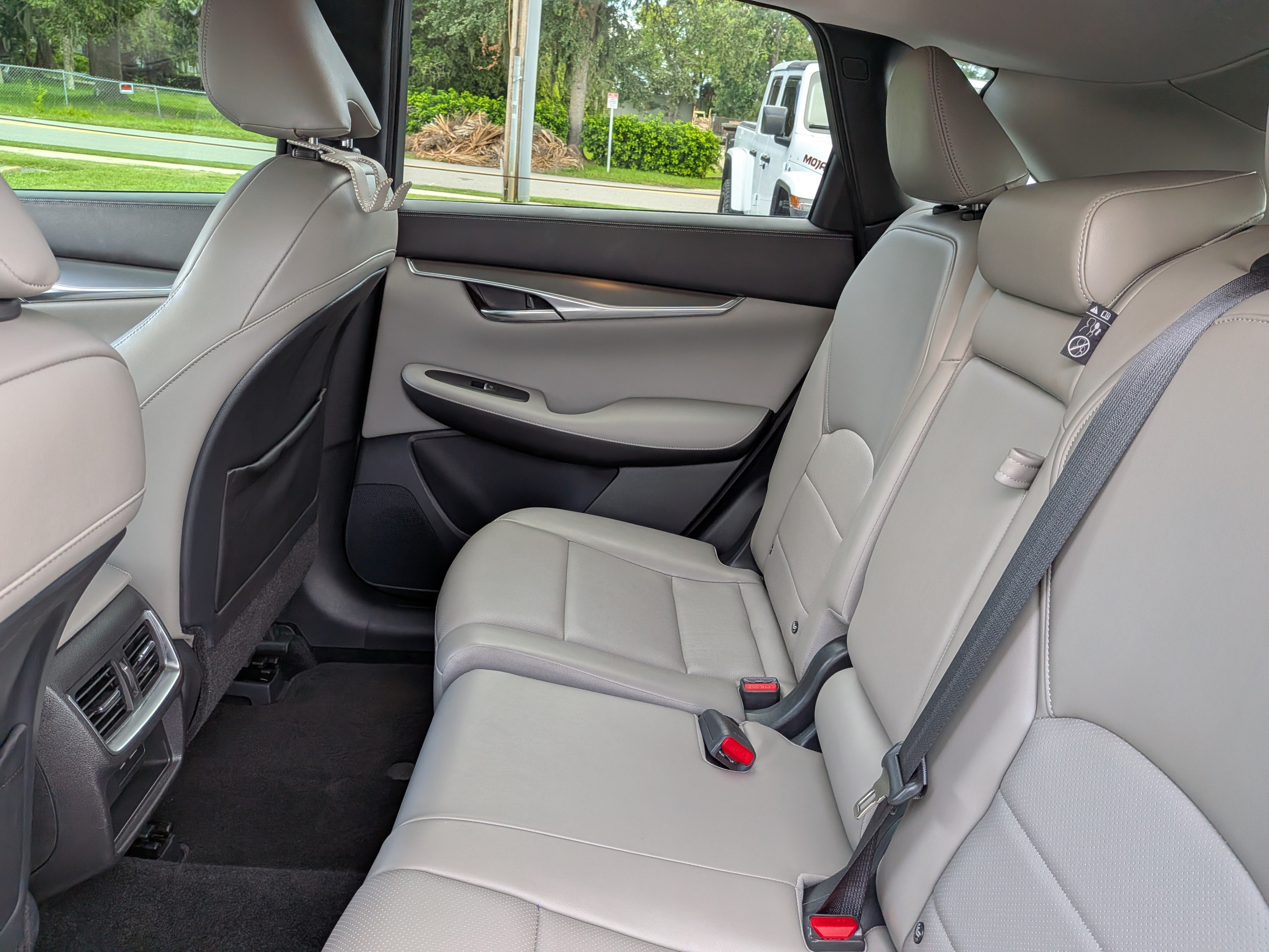 Used 2023 INFINITI QX50 Luxe AWD/4WD image 16