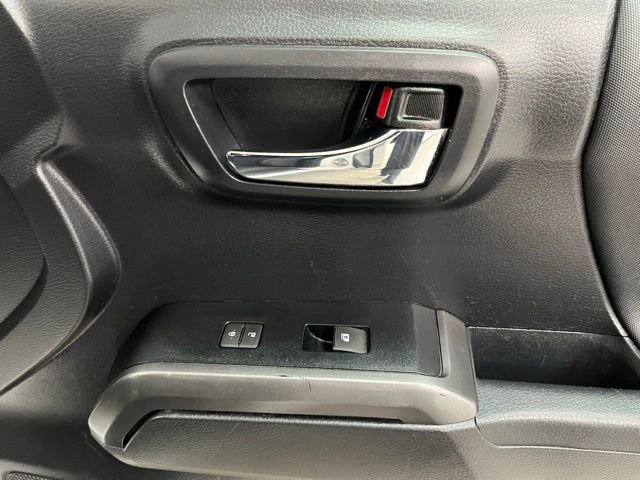 Used 2020 Toyota Tacoma TRD Off-Road w/ Technology Package AWD/4WD image 34