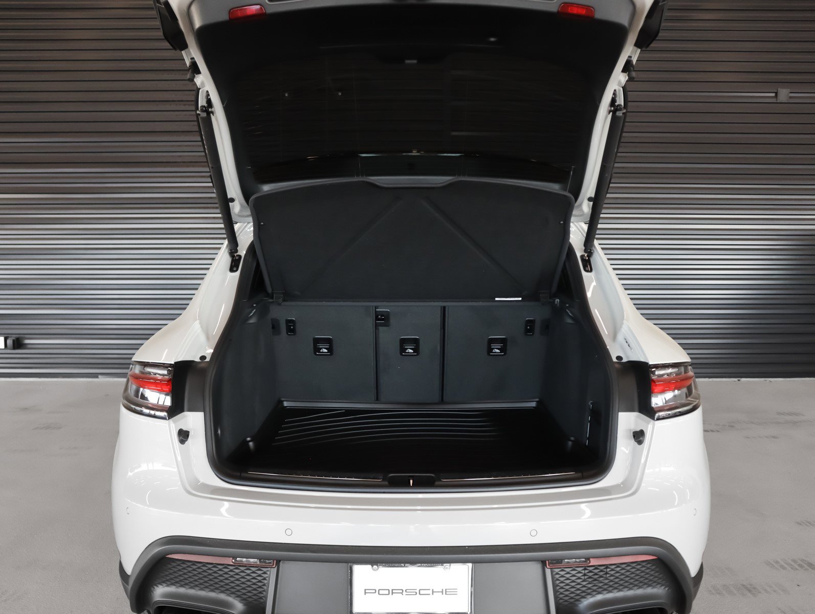 New 2026 Porsche Macan image 29