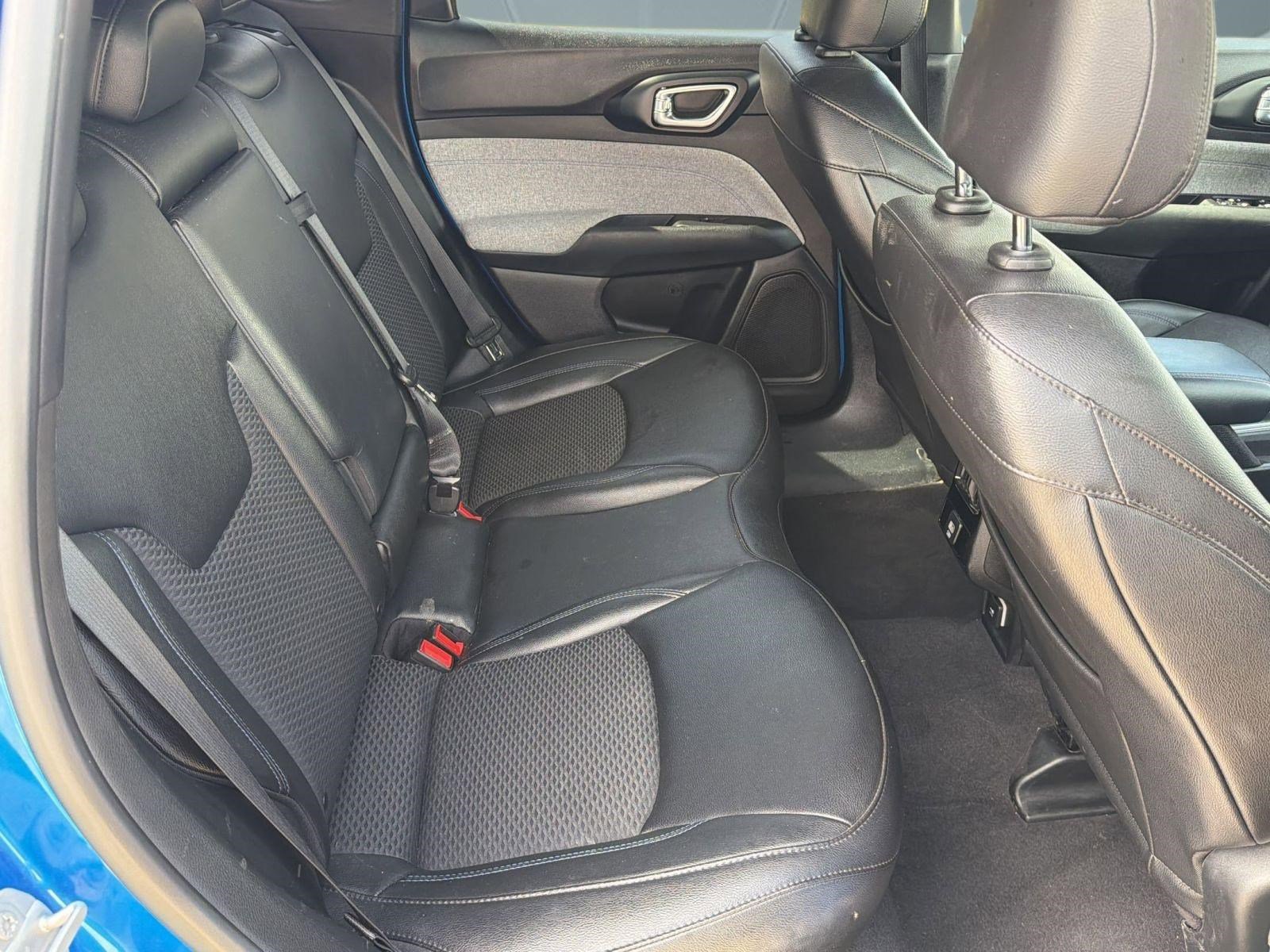 Used 2024 Jeep Compass Latitude image 25