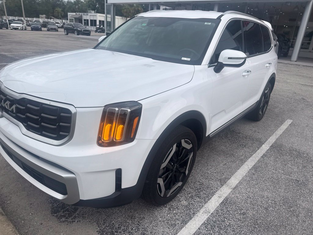 Certified 2024 Kia Telluride S FWD image 4