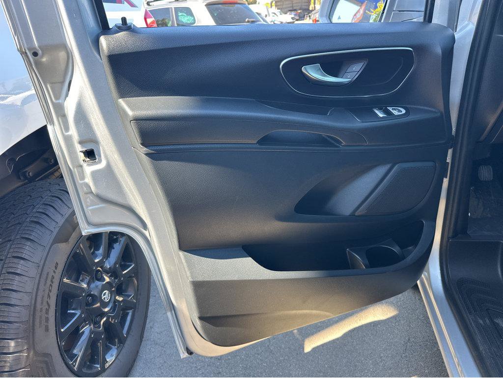 Used 2016 Mercedes-Benz Metris Passenger image 15