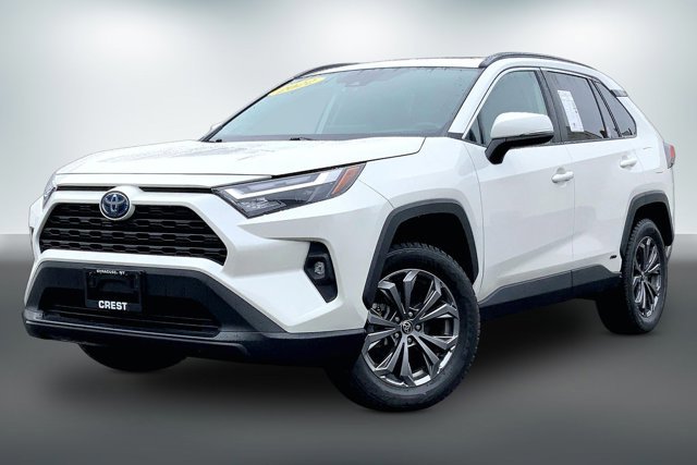 Used 2022 Toyota RAV4 XLE Premium image 12
