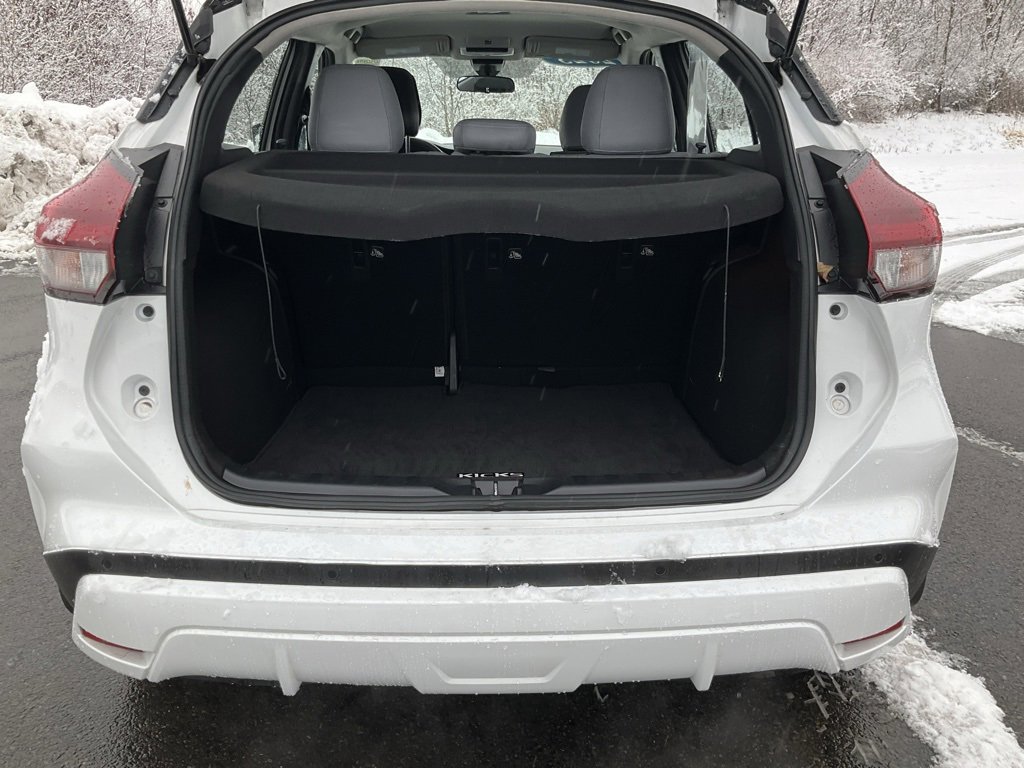 Used 2023 Nissan Kicks SR w/ SR Premium Package image 25