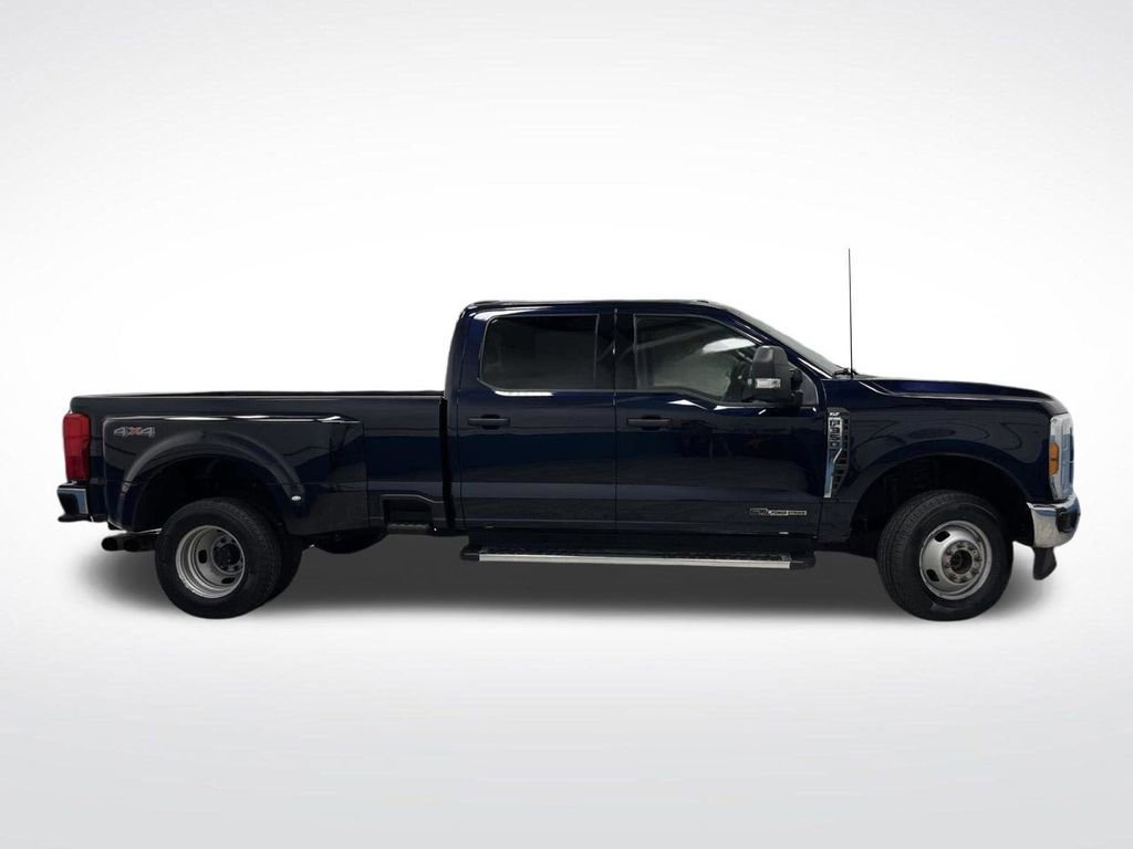 Used 2023 Ford F350 XLT image 2