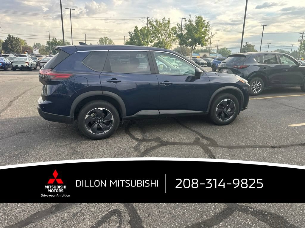 Used 2025 Nissan Rogue SV AWD/4WD image 11
